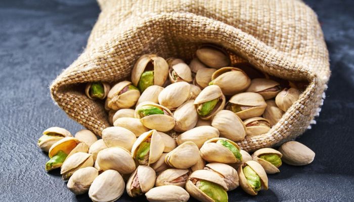 Uses of Pistachio in Marathi